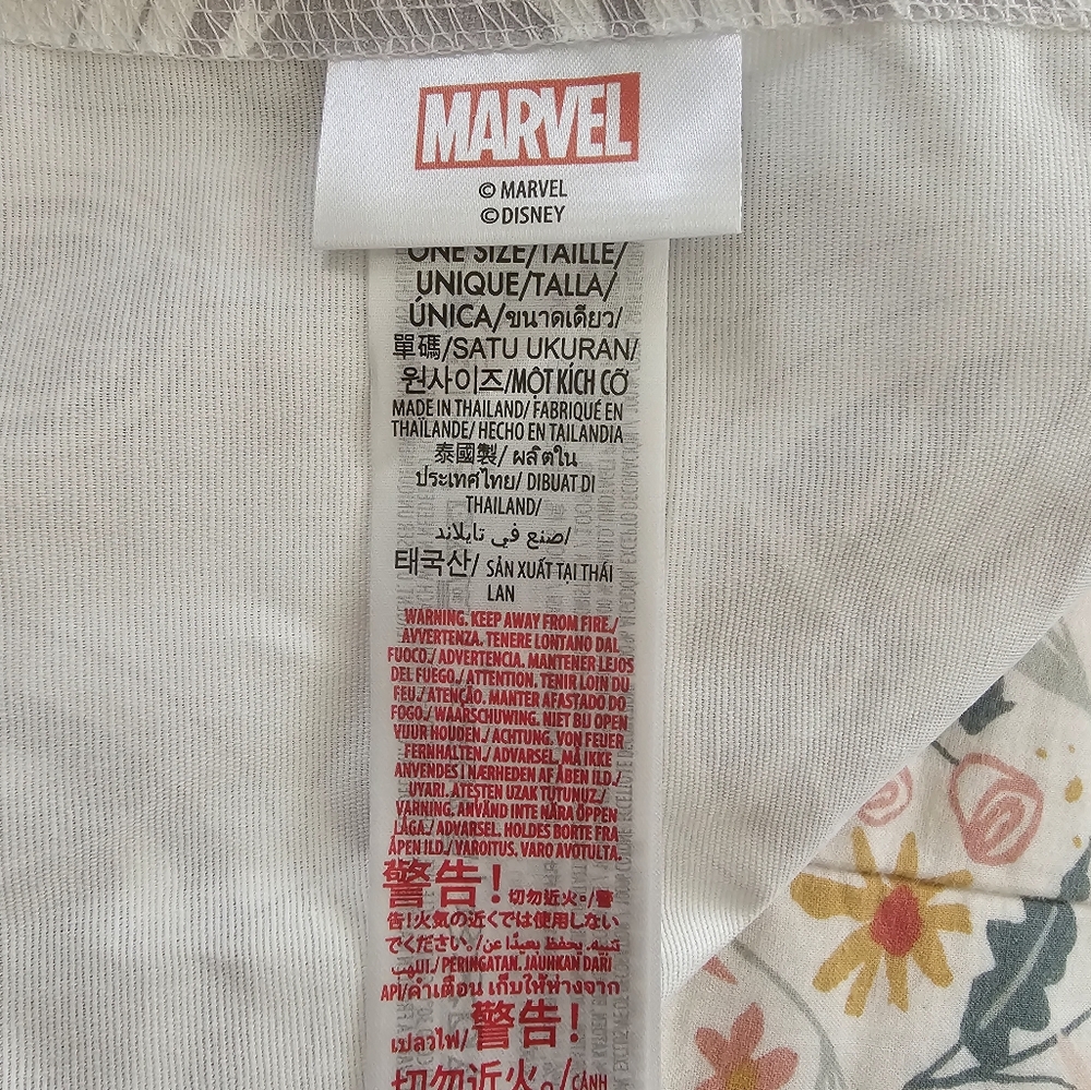 Disney's Marvel Comics Embroidered Apron Unisex - Picture 3 of 11